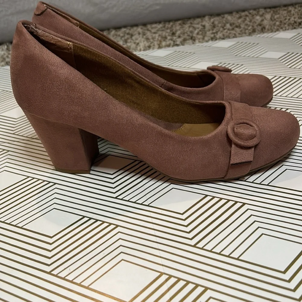 Eurosoft by Soft Frieda Mulberry Suede Heels with Buckle Women’s‎ Size 8 1/2M